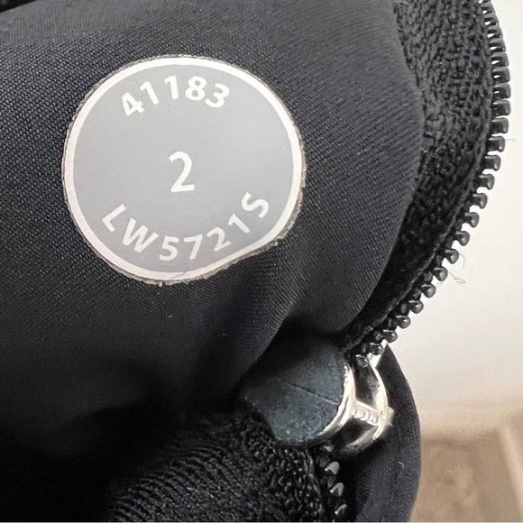 Lululemon Run Dog Runner Pants - Picture 4 of 4